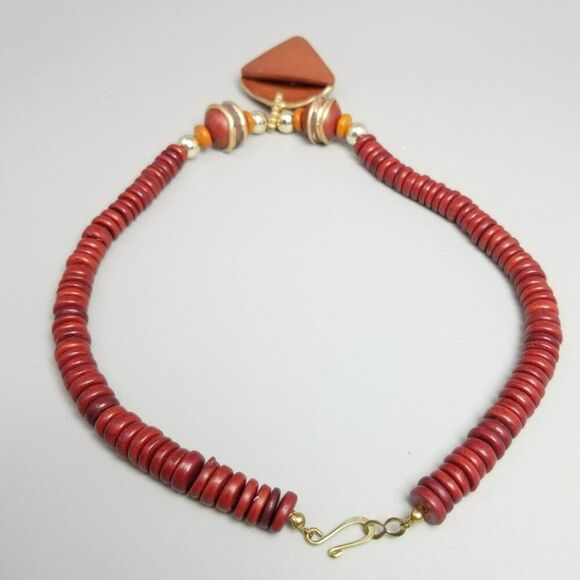 Vintage Funky Red Beaded Necklace with Bold Statement Pendant, Retro Estate - Picture 4 of 8